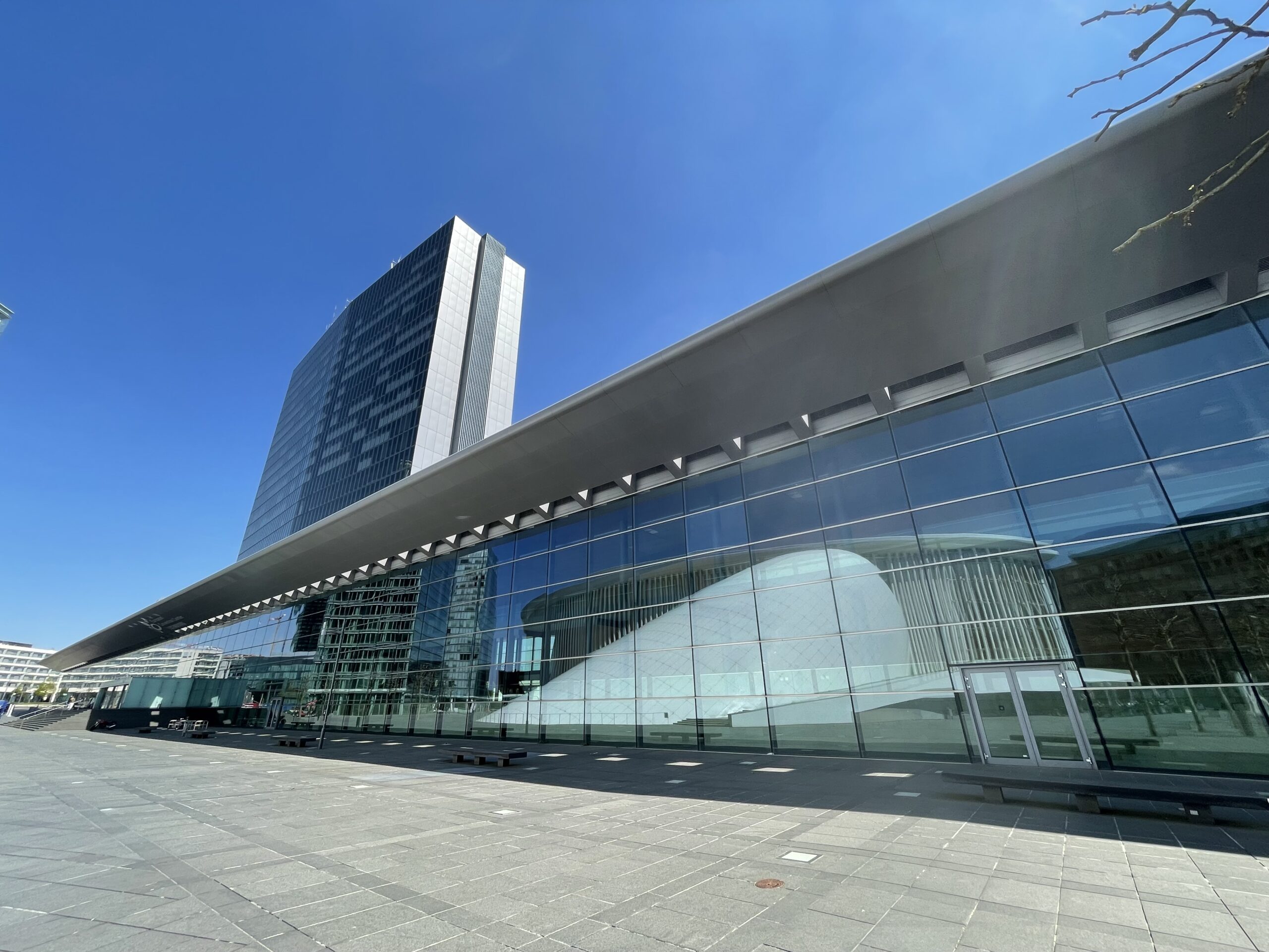 Exterior del European Convention Center de Luxemburgo en abril de 2022