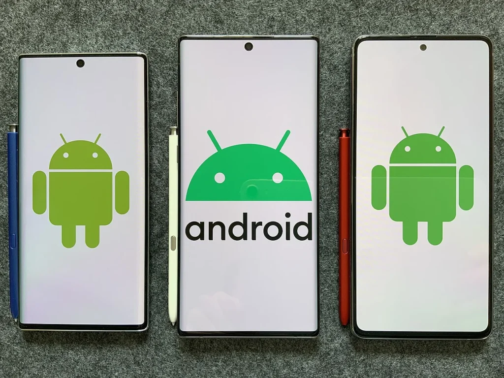 Teléfonos móviles con Android.