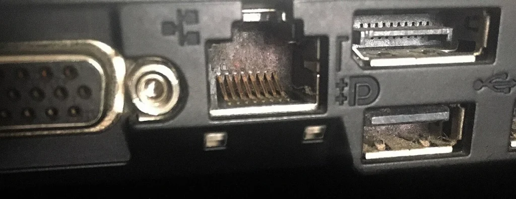 Conexión de red por cable en un ordenador.