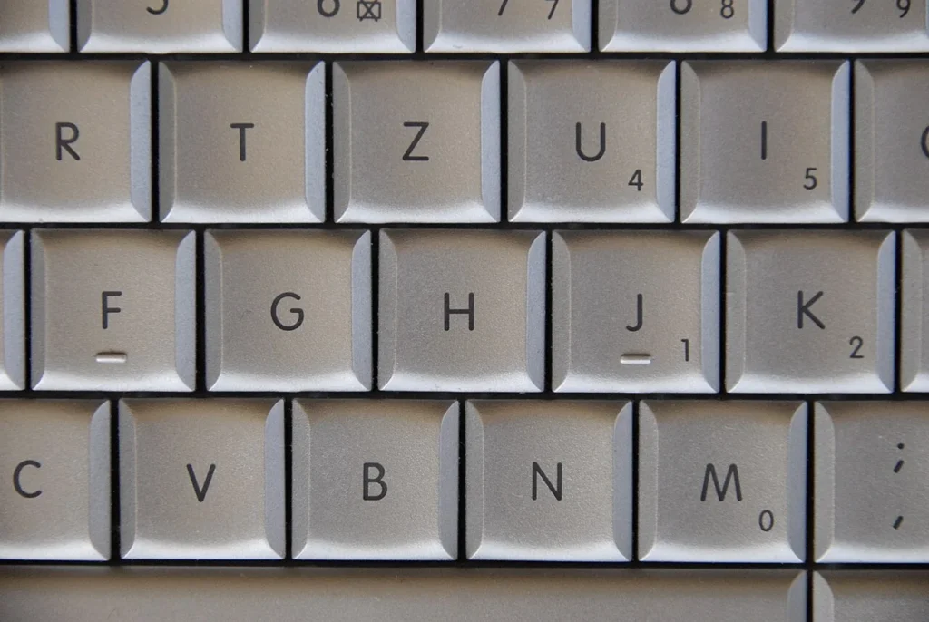 Detalle de un teclado de portátil.