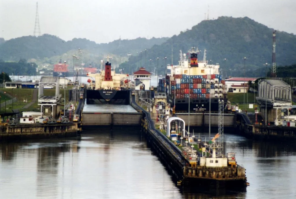 Esclusas de Miraflores en el canal de Panamá.