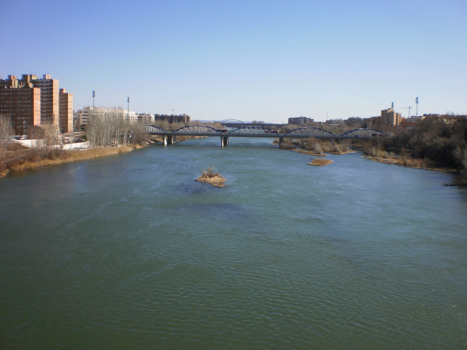 El río Ebro a su paso por Zaragoza