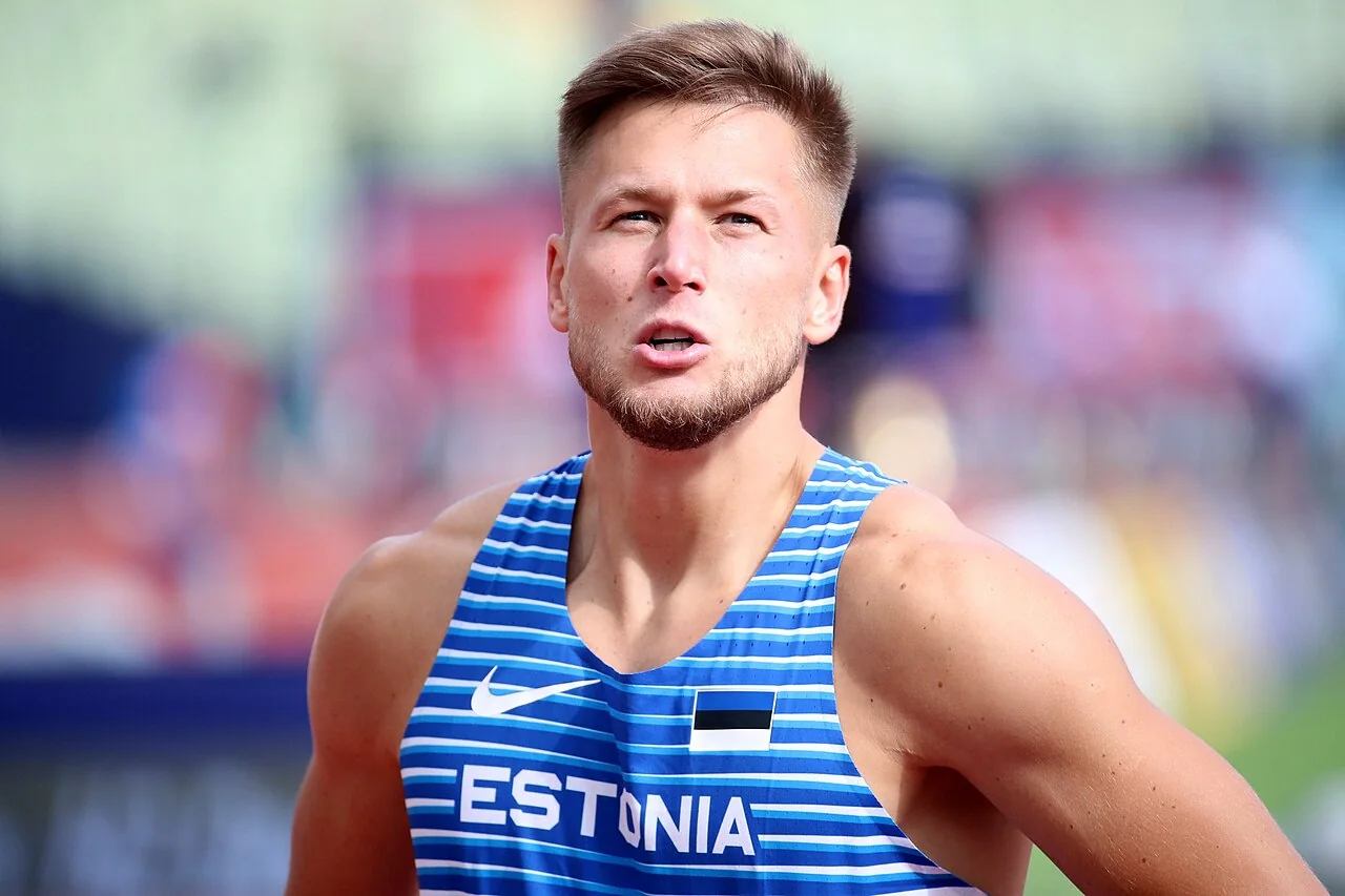 Participante de Estonia en una prueba del decatlón.