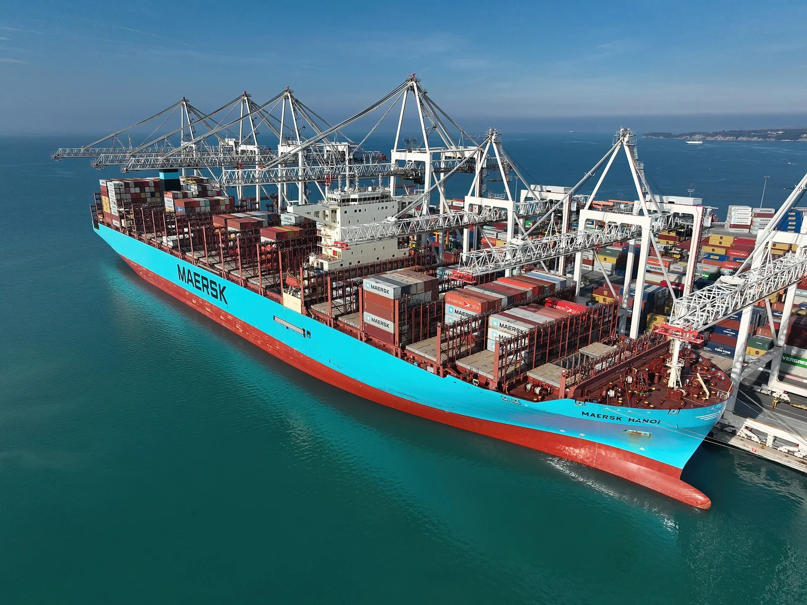 Buque portacontenedores MAERSK HANOI en el puerto de Koper en 2023.