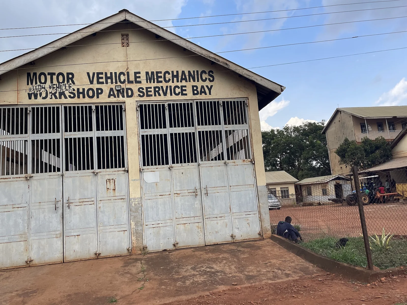 Taller de mecánica de Nile Vocational School en Jinja, Uganda.
