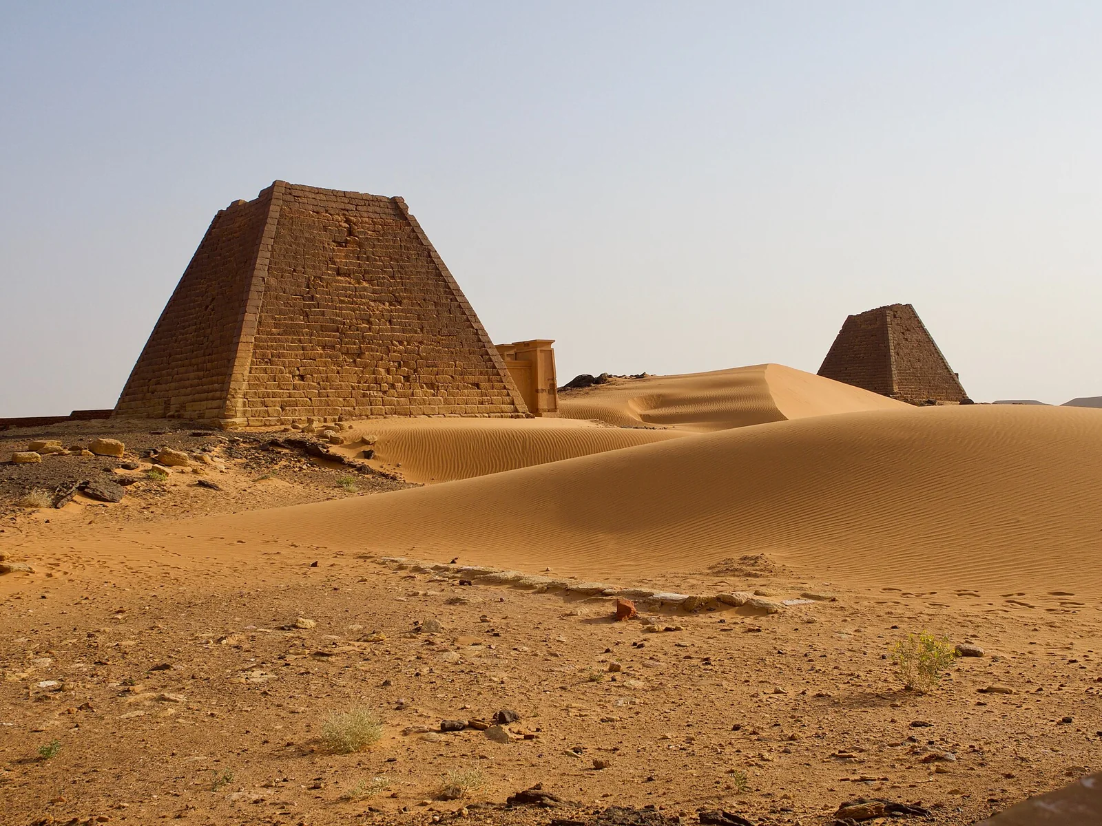 Pirámides del yacimiento de Meroe, Sudán.