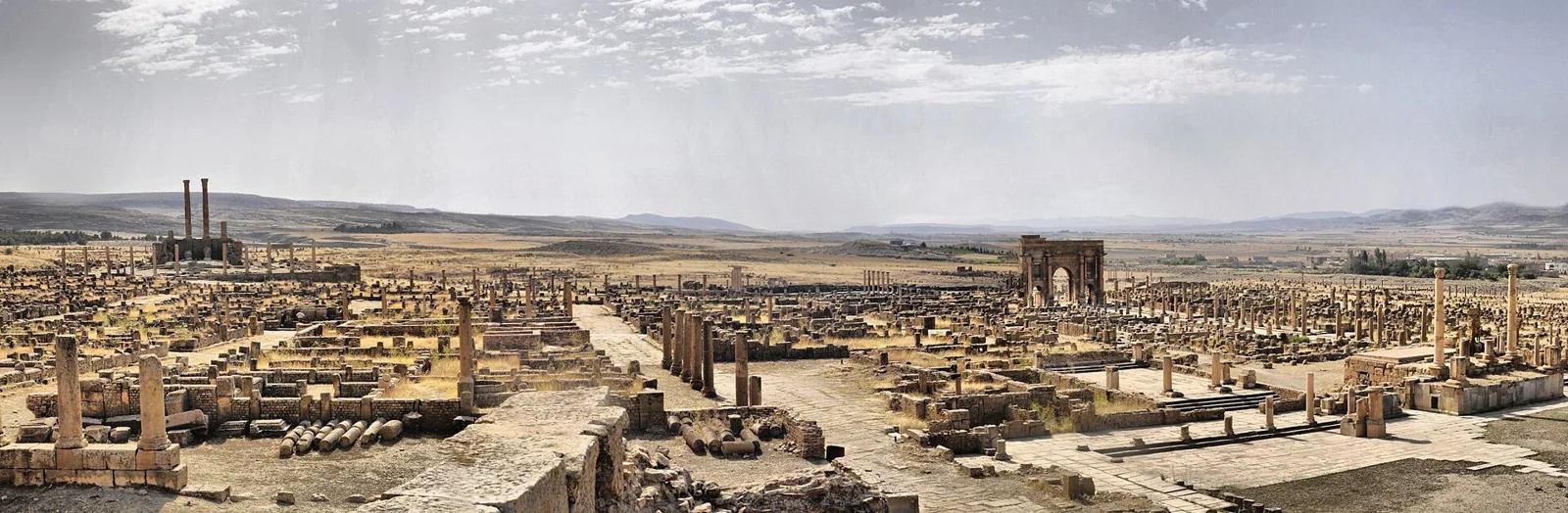 Panorámica de las ruinas de Timgad, Argelia.