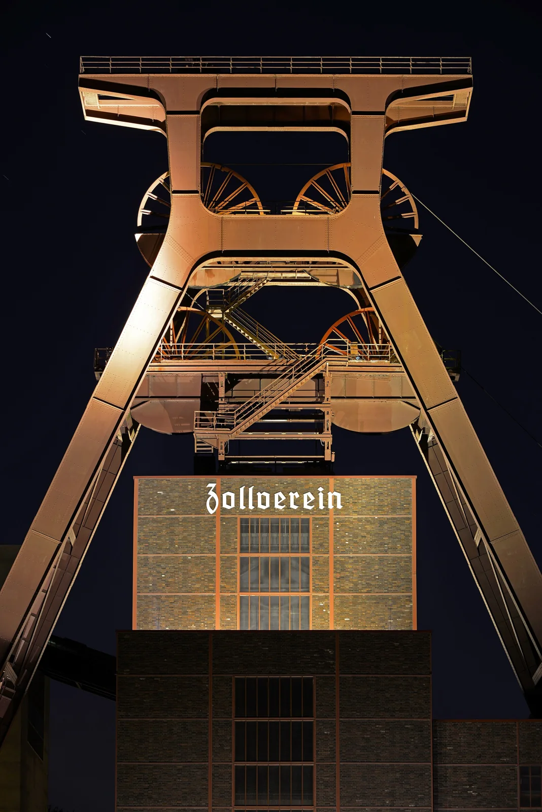 Castillete del pozo 12 de Zollverein, Essen, Alemania.