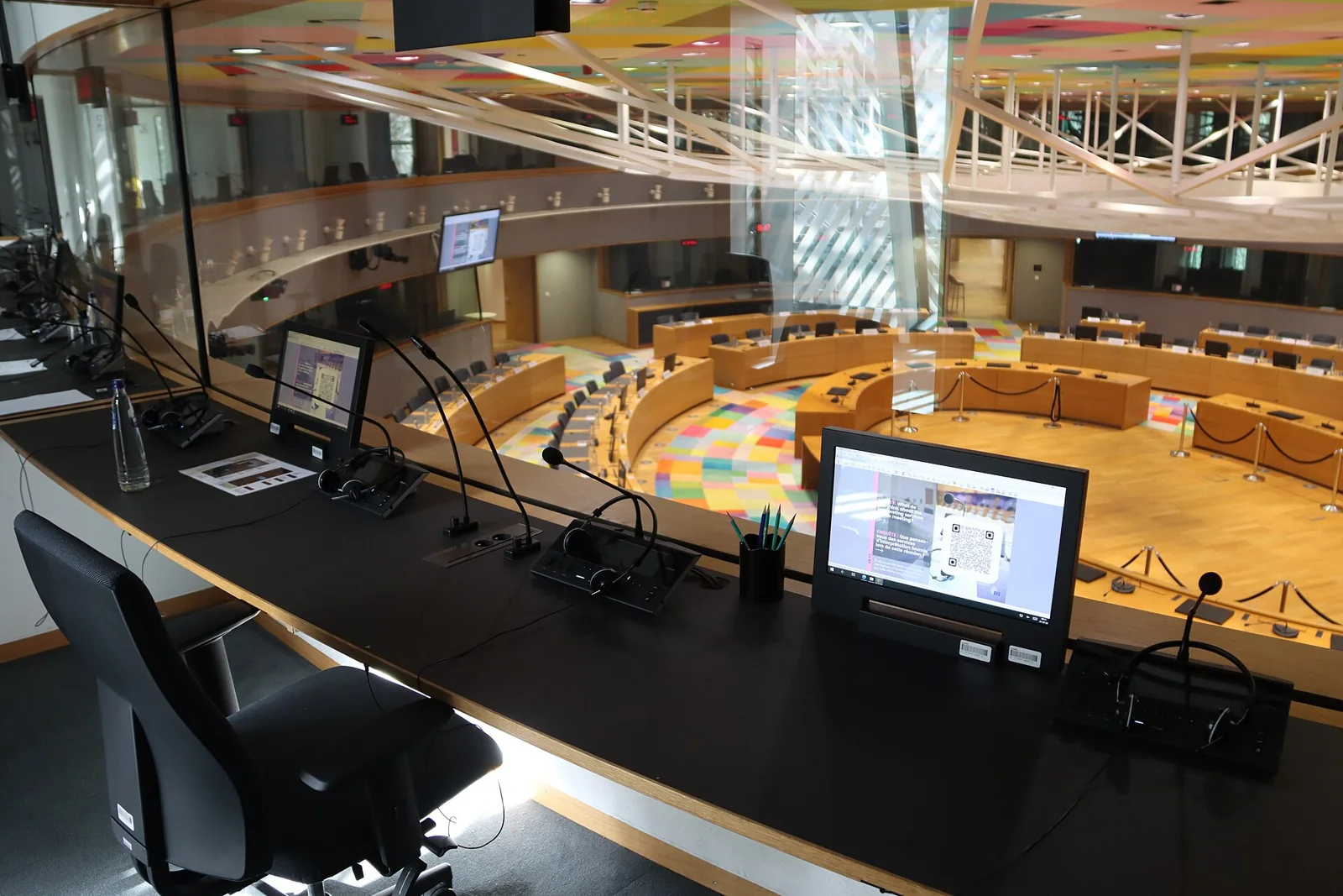 Cabina de interpretación dentro del edificio Europa en Bruselas.