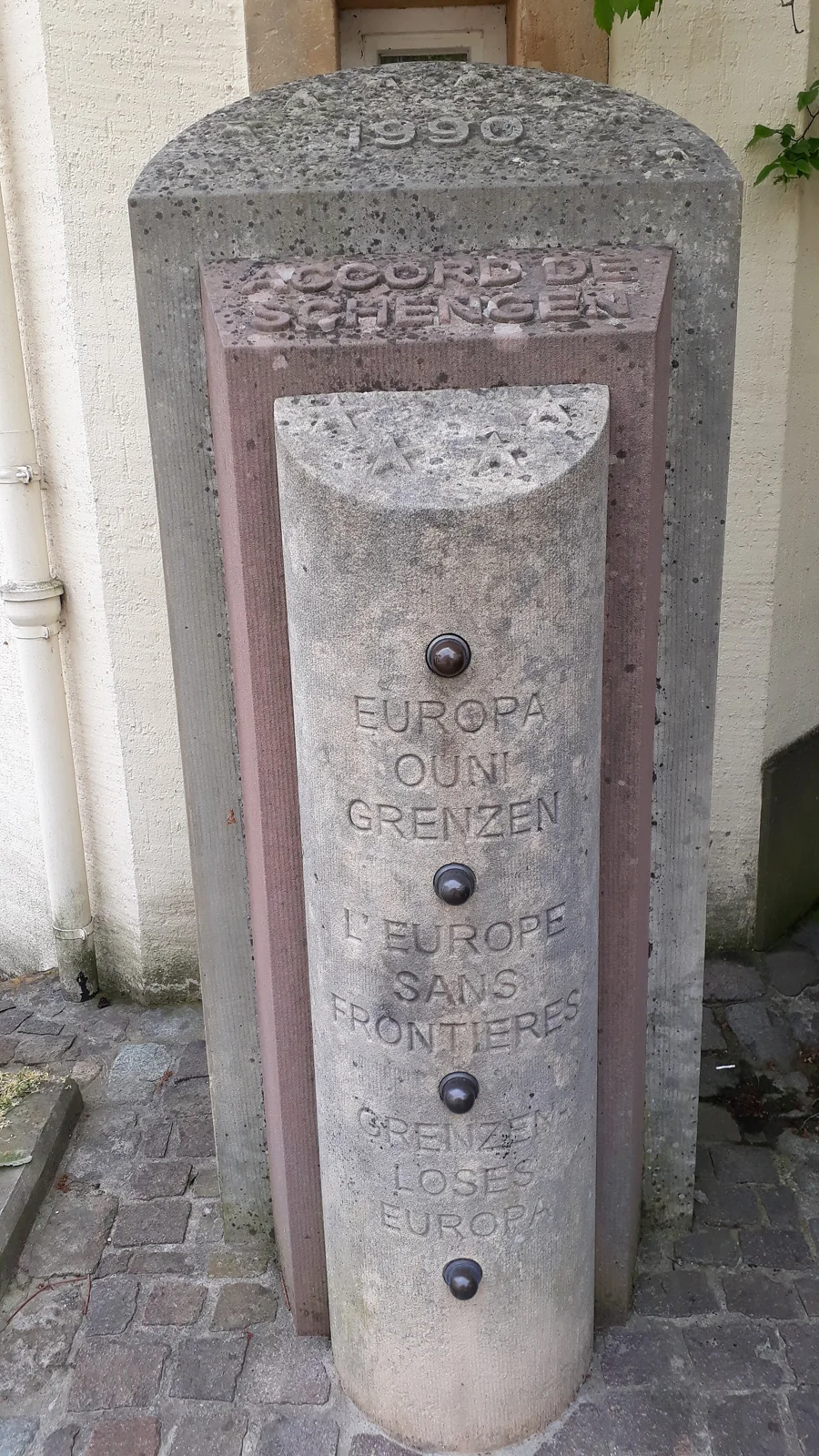 Monumento de las fronteras libres en Schengen, Luxemburgo.