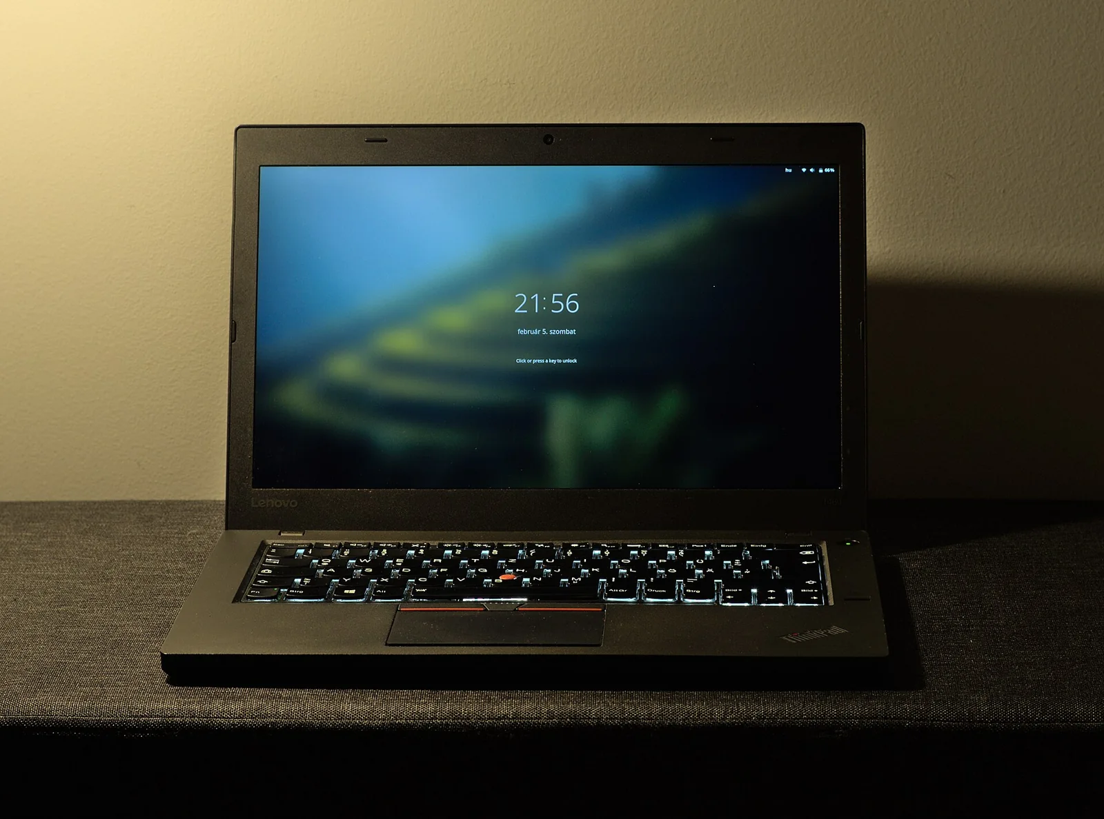 Pantalla de bloqueo de un portátil ThinkPad.