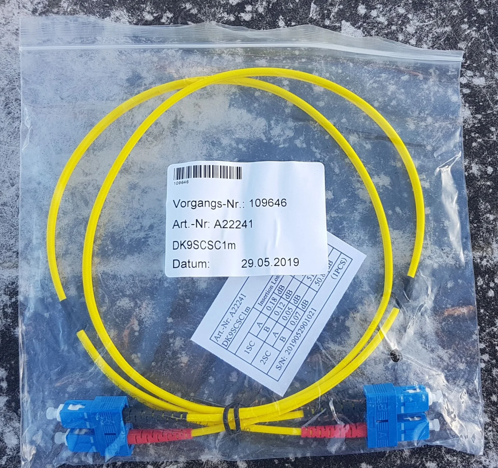 Conectores y latiguillos de fibra óptica.